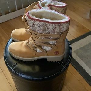 Women’s Timberland Boots 8